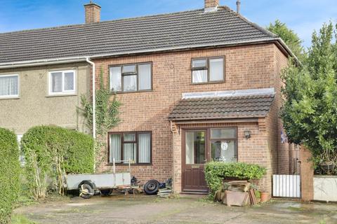 3 bed property, in Churchill Road, £195,000