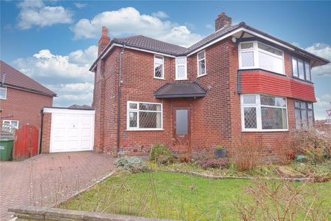 3 bed property, in Fairview Road, £290,000