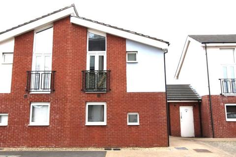 1 bed property, in Ariel Close, £85,000