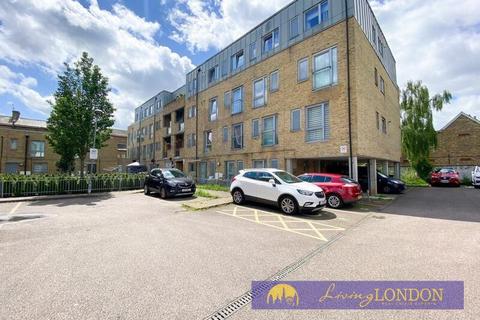 2 bed property, in Two Bedroom Flat For Sale, £320,000