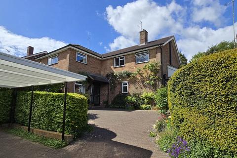 5 bed property, in Maudlyn Park, £850,000