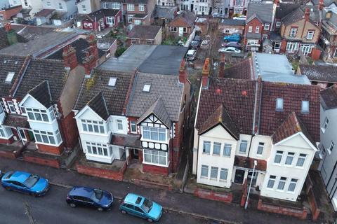 9 bed property, in Conway Road, £850,000