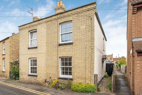 2 bed property, in St. Anns Lane, £245,000