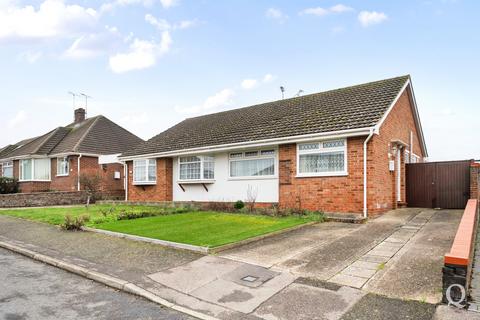 2 bed property, in Sterling Road, £310,000