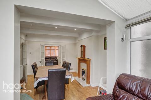 5 bed property, in Georgia Road, £750,000