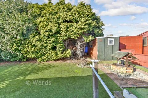 2 bed property, in Coombe Drive, £280,000