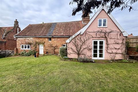 3 bed property, in The Street, £575,000