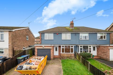 4 bed property, in Leylands Road, £425,000