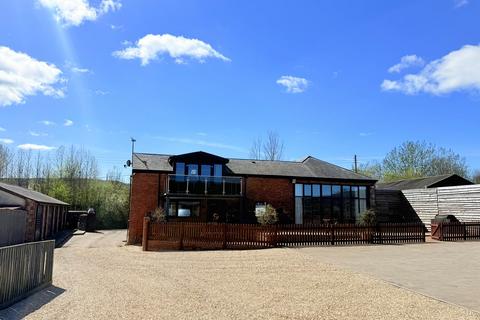 4 bed property, in Ford Street, £1,295,000