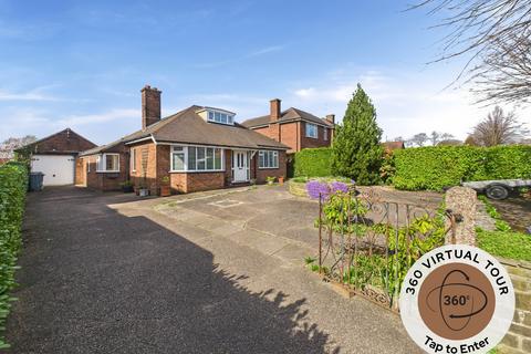 3 bed property, in Moss Lane, £375,000