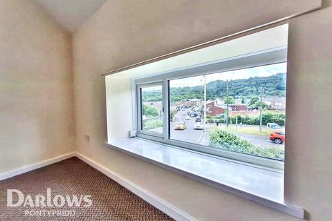 6 bed property, in Dyffryn Road, £400,000