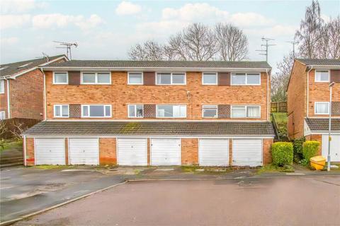 1 bed property, in Valleyside, £67,500