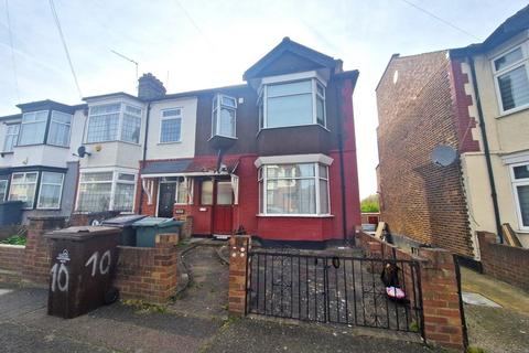 3 bed property, in Bridge End, £565,000