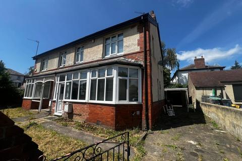 3 bed property, in Newport Mount, £325,000