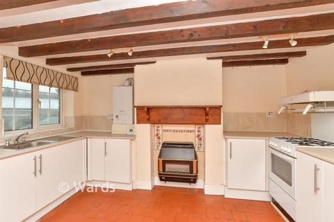 3 bed property, in London Road, £375,000