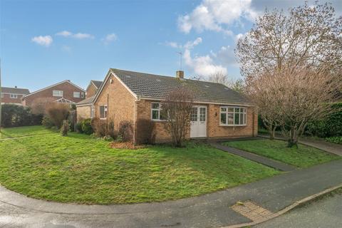 3 bed property, in 9 Poplar Crescent, £295,000