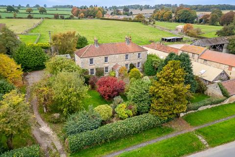 4 bed property, in Low Hutton, £650,000