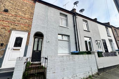 2 bed property, in Admaston Road, £350,000