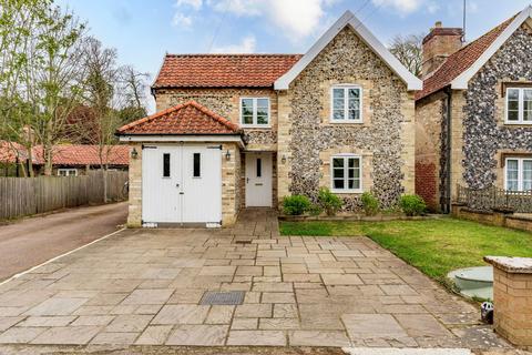 4 bed property, in Manor Road, £450,000