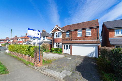 5 bed property, in London Road, £575,000