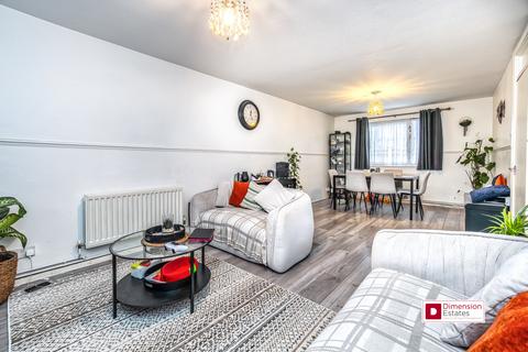 3 bed property, in Cowbridge Lane, £320,000