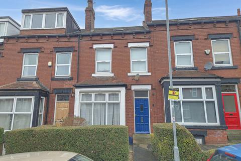 6 bed property, in Headingley Avenue, £335,000