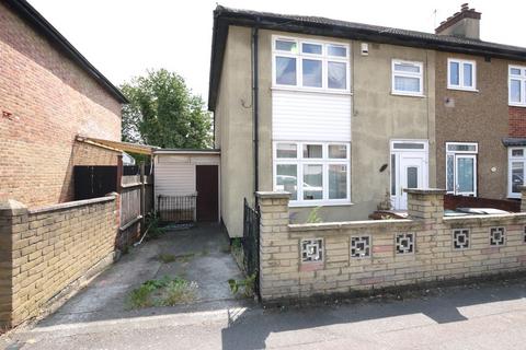 3 bed property, in Sutherland Road, £600,000