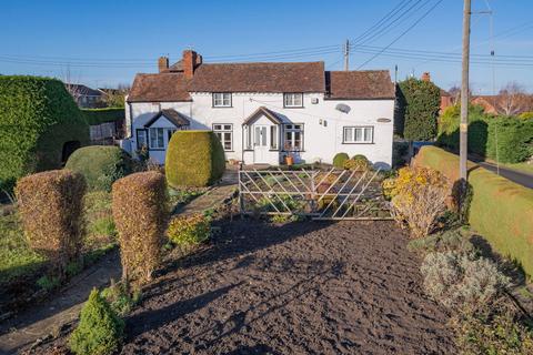 2 bed property, in Sherridge Road, £325,000