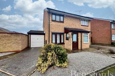 2 bed property, in Bennions Close, £425,000