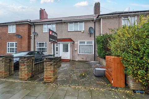 2 bed property, in Rangefield Road, £350,000