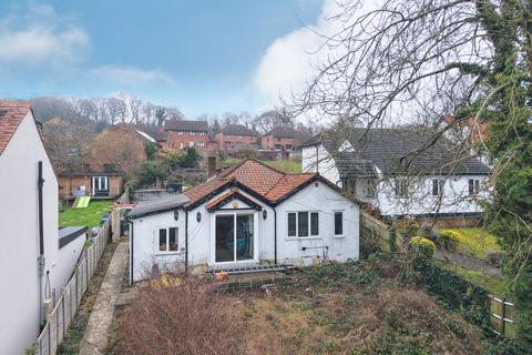 4 bed property, in Coningsby Road, £535,000