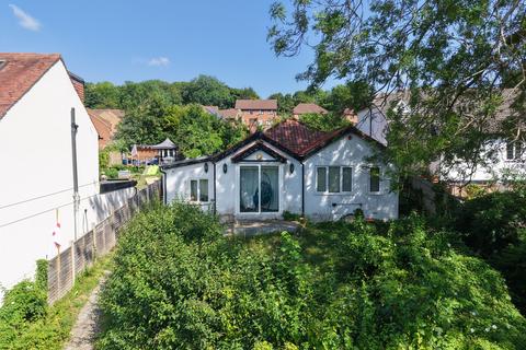 4 bed property, in Coningsby Road, £490,000