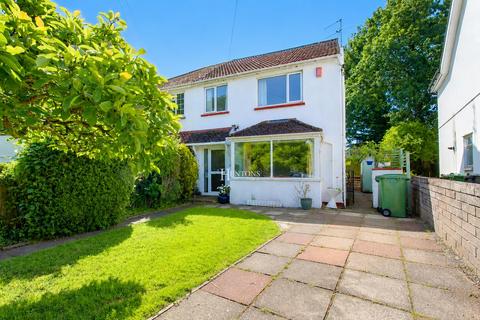 3 bed property, in Pen-Y-Bryn, £430,000
