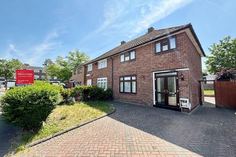 3 bed property, in Swiftsden Way, £475,000
