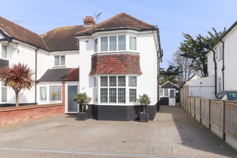 3 bed property, in Foreland Avenue, £475,000