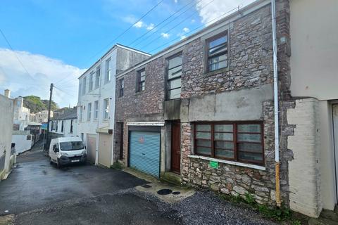 3 bed property, in Park Lane, £180,000