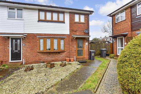 3 bed property, in Heron Road, £250,000