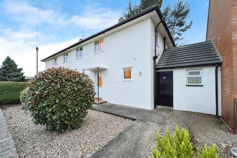 3 bed property, in St. James Avenue, £220,000