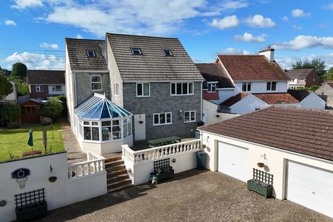 6 bed property, in Middle Leigh, £679,950