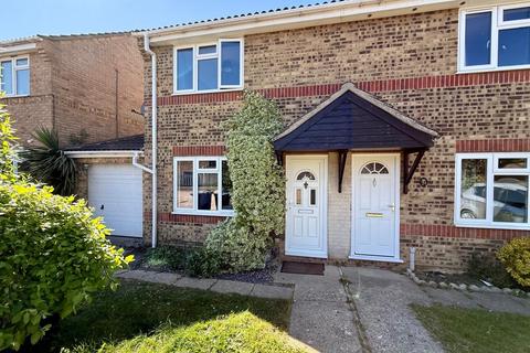 2 bed property, in Runnacles Way, £237,500