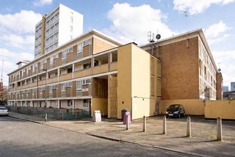 3 bed property, in Fern Street, £385,000