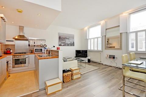 1 bed property, in Finborough Road, £400,000