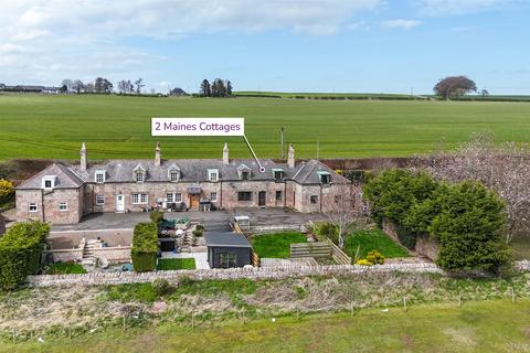 2 bed property, in 2 Maines Cottages, £140,000