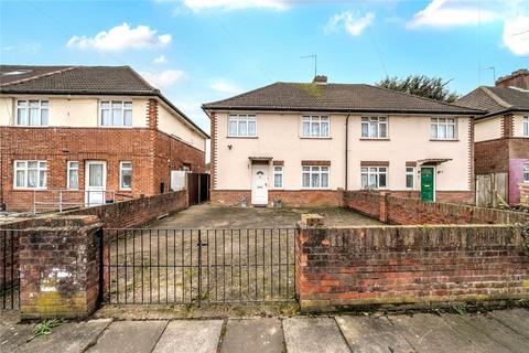 2 bed property, in Lime Grove, £325,000