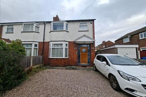 3 bed property, in Waverley Avenue, £375,000