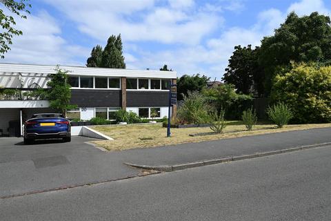 4 bed property, in Leigham Drive, £745,000