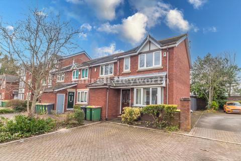 2 bed property, in Beamont Drive, £150,000