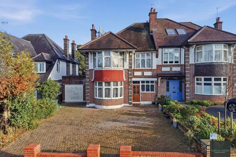 4 bed property, in London N2, £2,250,000
