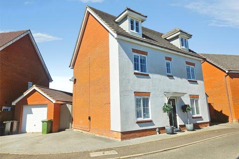 6 bed property, in Cygnet Close, £400,000