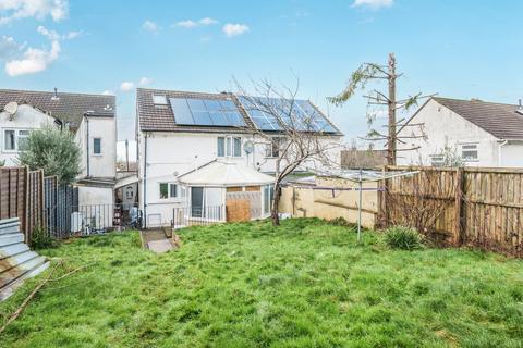 3 bed property, in Satchfield Crescent, £360,000